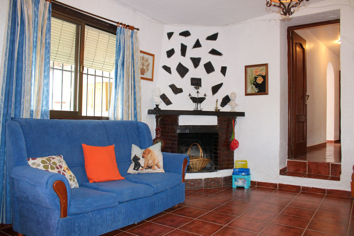 4 Bed Townhouse for sale in Nerja Costa Del Sol East, Málaga, Spain