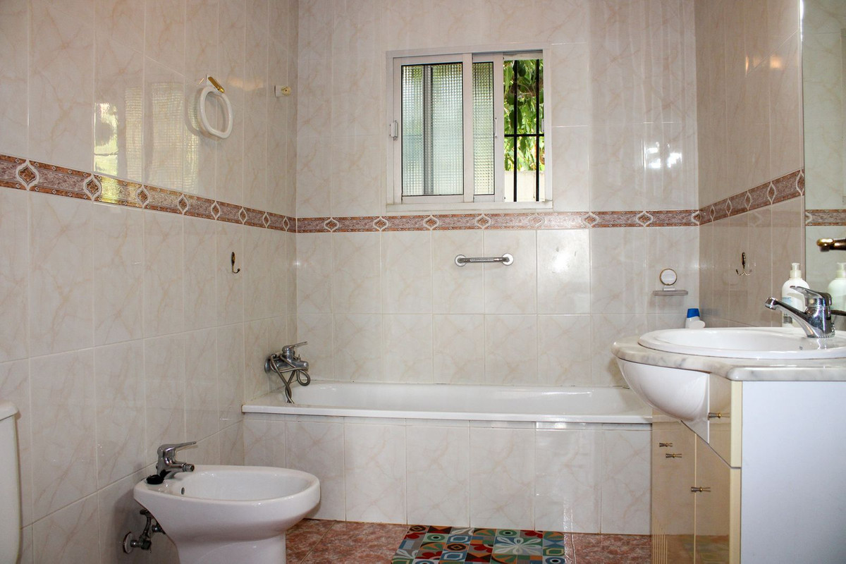 4 Bed Townhouse for sale in Nerja Costa Del Sol East, Málaga, Spain