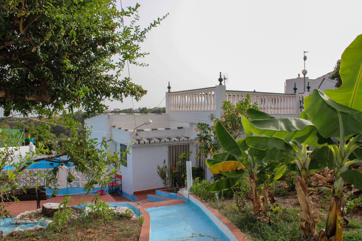 4 Bed Townhouse for sale in Nerja Costa Del Sol East, Málaga, Spain