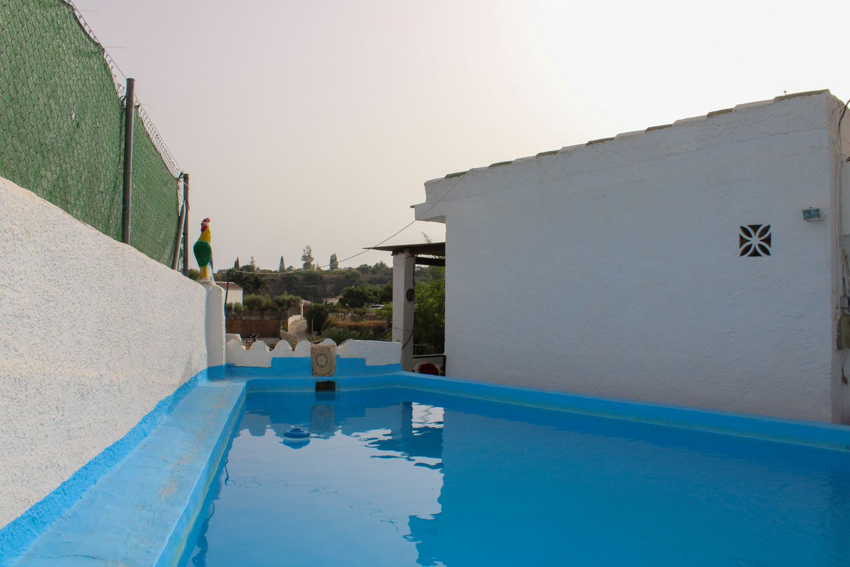4 Bed Townhouse for sale in Nerja Costa Del Sol East, Málaga, Spain