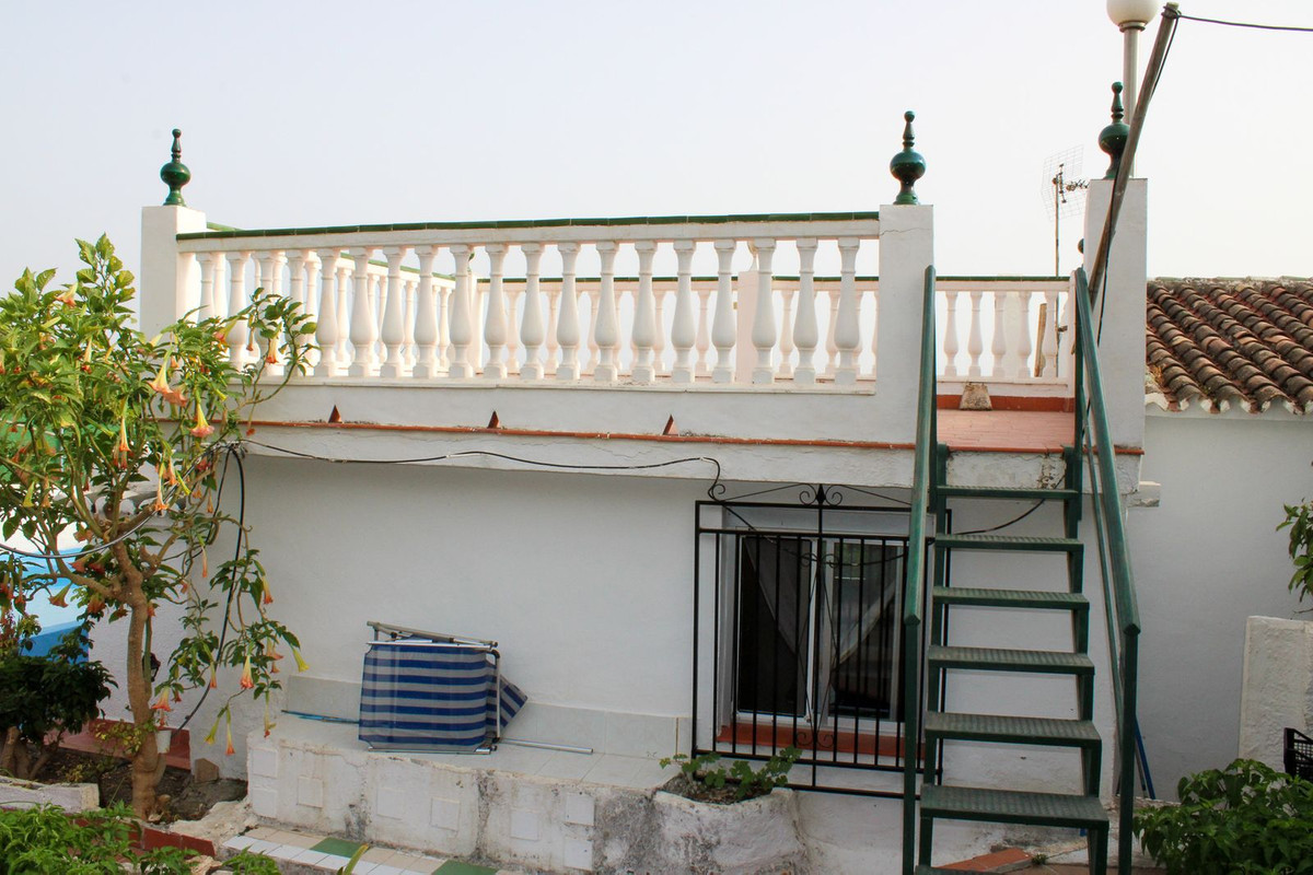 4 Bed Townhouse for sale in Nerja Costa Del Sol East, Málaga, Spain
