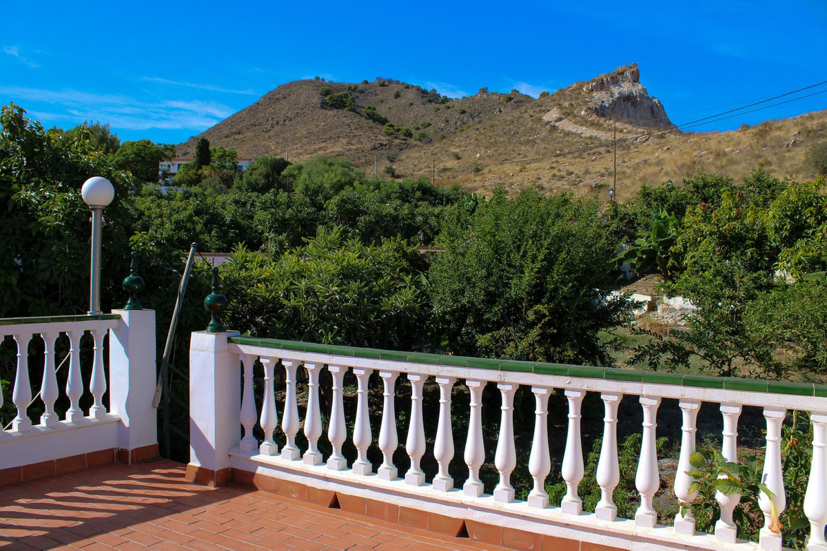 4 Bed Townhouse for sale in Nerja Costa Del Sol East, Málaga, Spain