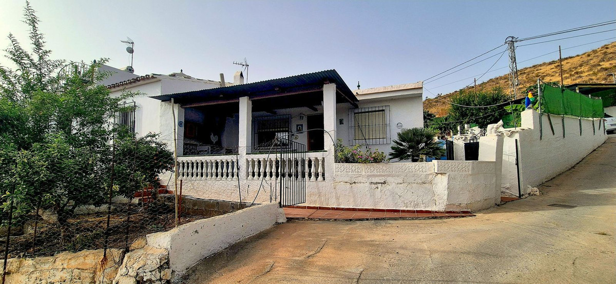 4 Bed Townhouse for sale in Nerja Costa Del Sol East, Málaga, Spain