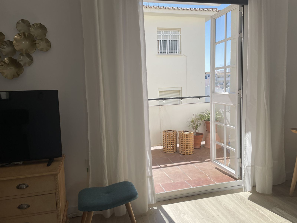 Se vende Apartamento Planta Media de 2 dormitorios en Costa Del Sol, Málaga, España