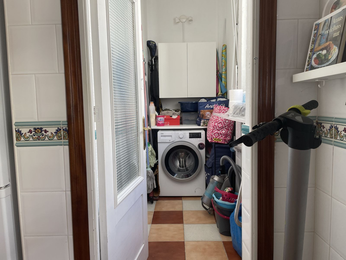 Se vende Apartamento Planta Media de 2 dormitorios en Costa Del Sol, Málaga, España