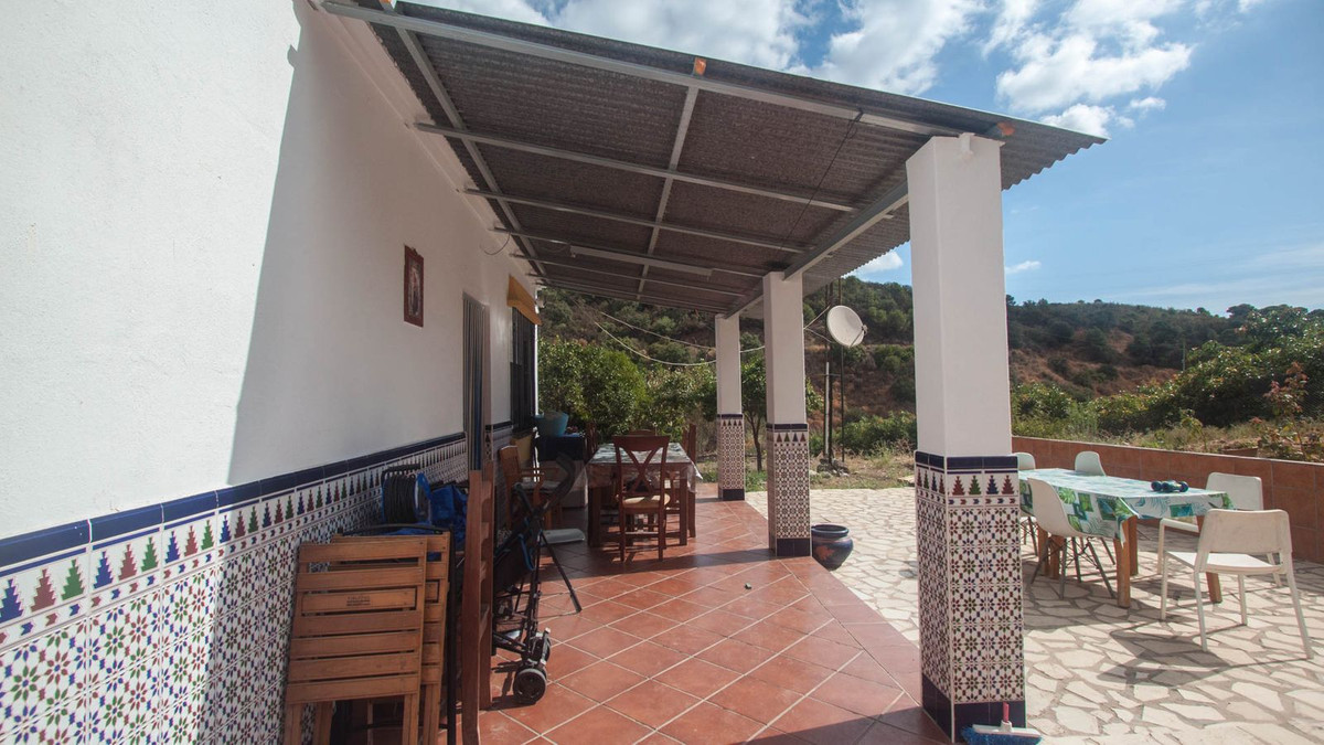 Se vende Finca - Cortijo de 3 dormitorios en Costa Del Sol, Málaga, España