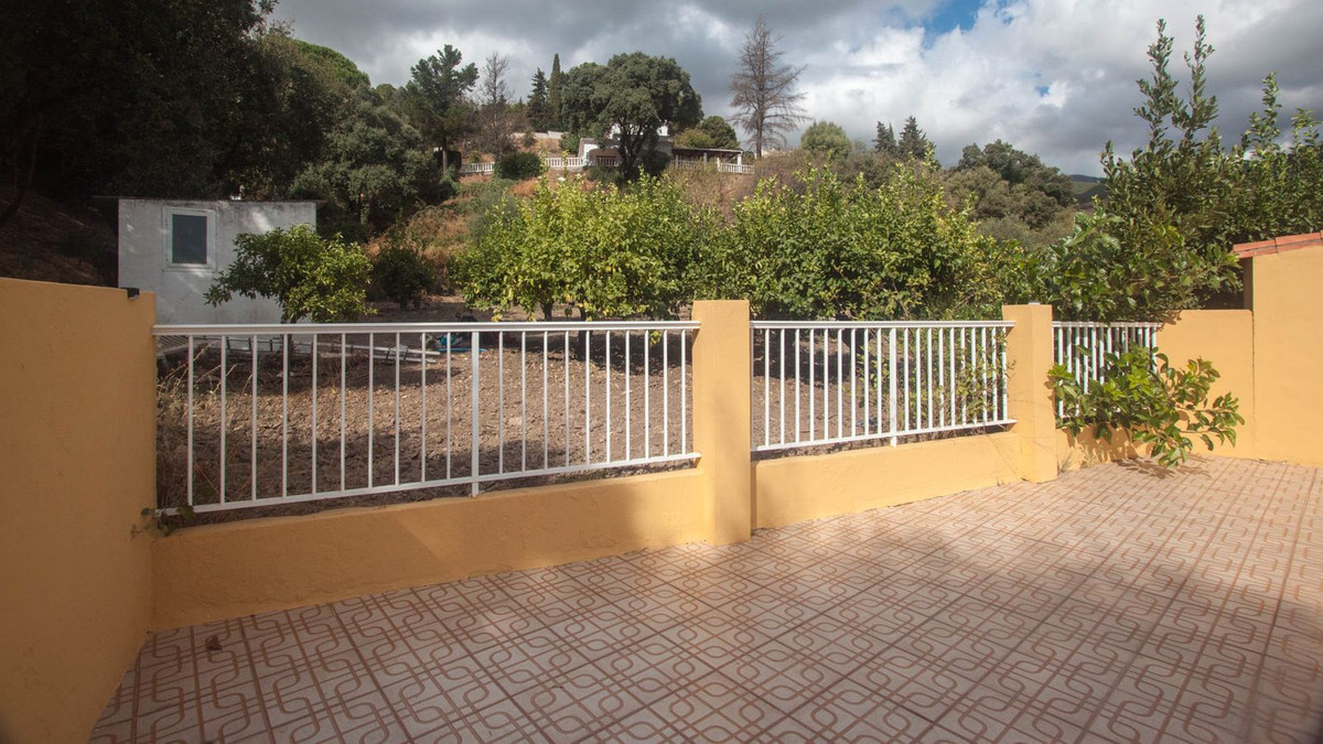 Se vende Finca - Cortijo de 3 dormitorios en Costa Del Sol, Málaga, España