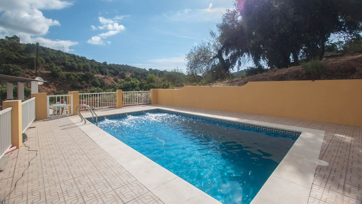 Se vende Finca - Cortijo de 3 dormitorios en Costa Del Sol, Málaga, España