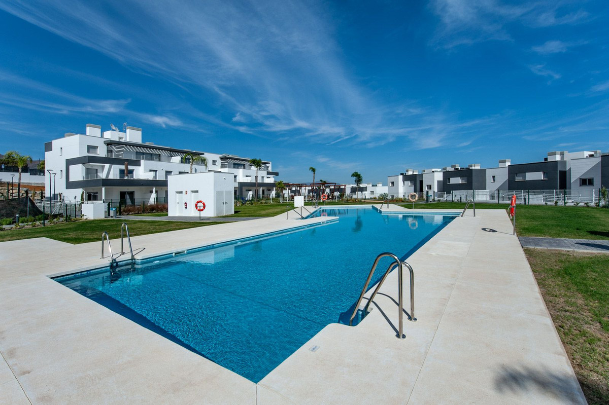 2 Bed Apartment for sale in Estepona Costa Del Sol, Málaga, Spain