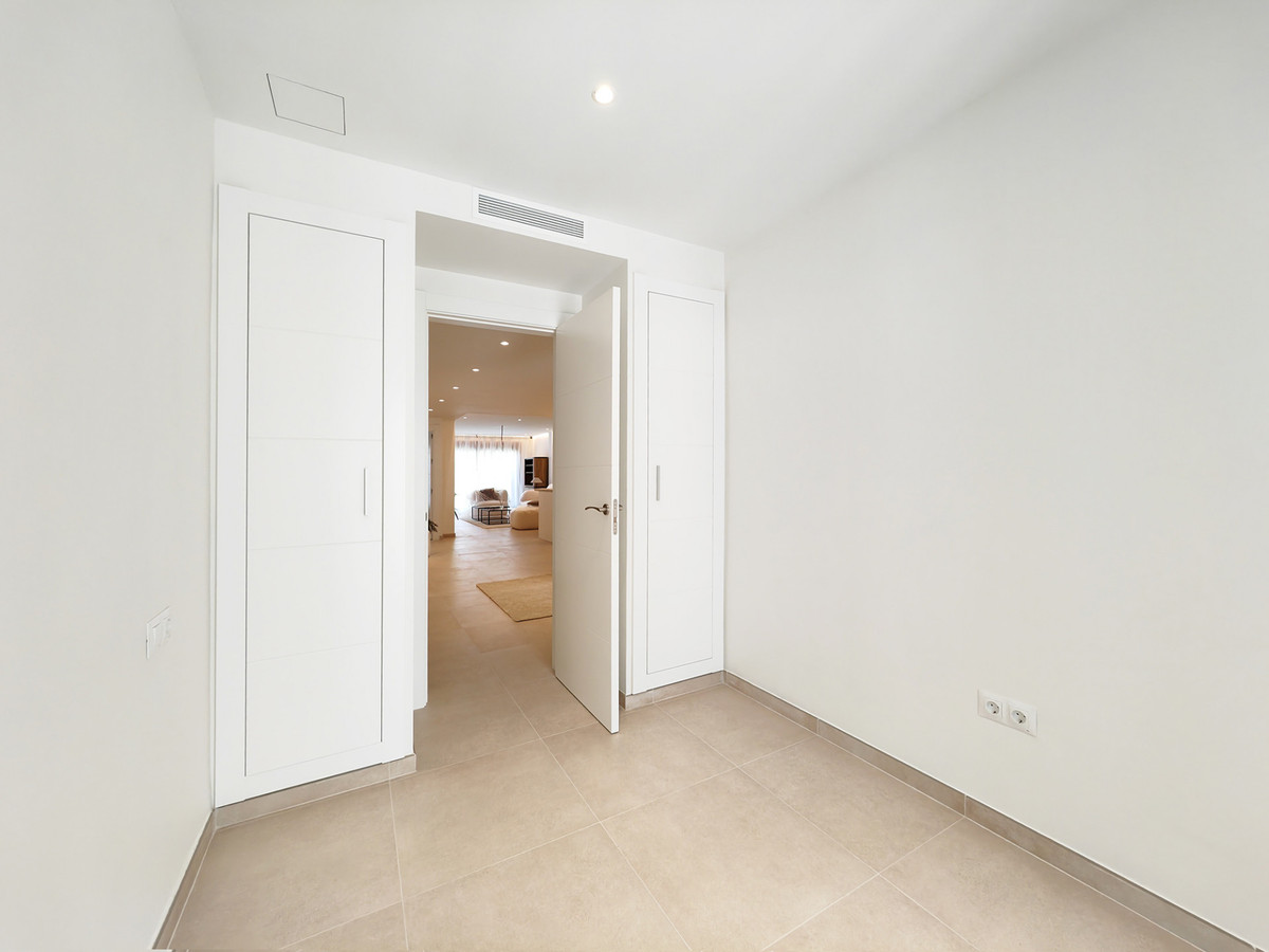 3 Bed Apartment for sale in Nueva Andalucía Costa Del Sol, Málaga, Spain