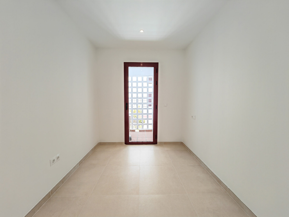 3 Bed Apartment for sale in Nueva Andalucía Costa Del Sol, Málaga, Spain