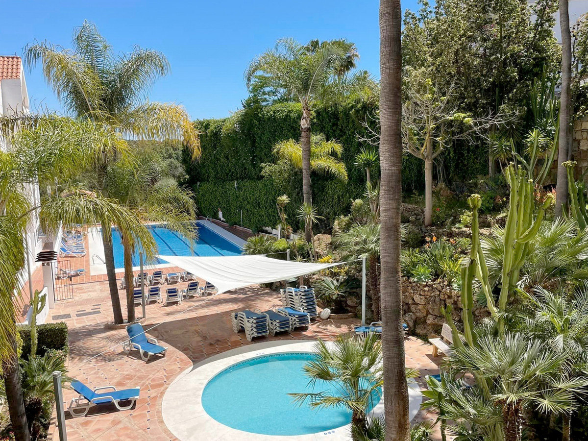 3 Bed Apartment for sale in Nueva Andalucía Costa Del Sol, Málaga, Spain