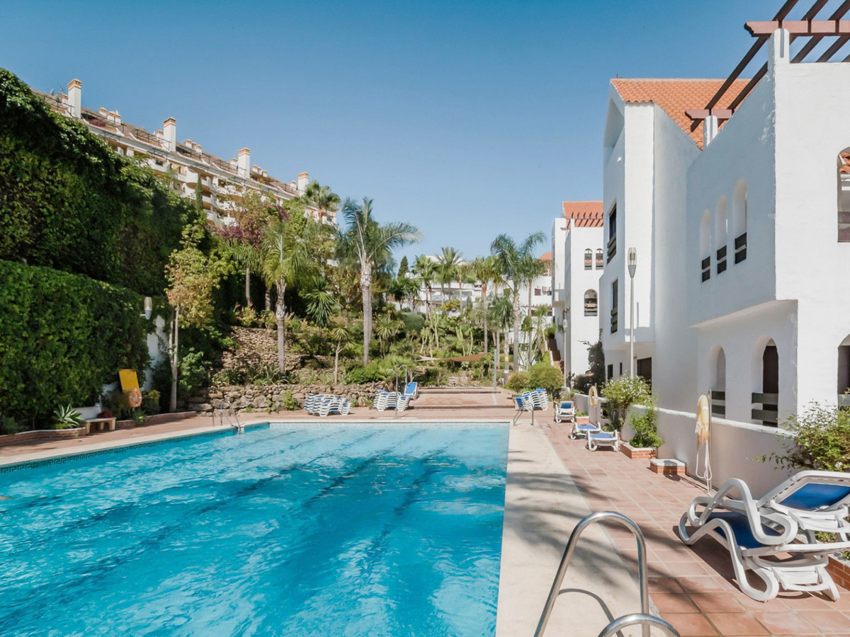 3 Bed Apartment for sale in Nueva Andalucía Costa Del Sol, Málaga, Spain