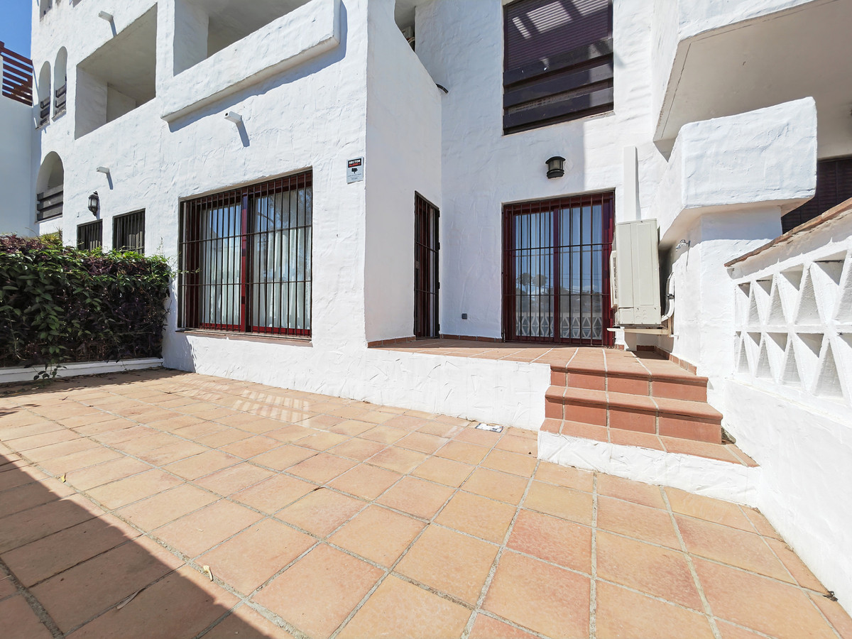 3 Bed Apartment for sale in Nueva Andalucía Costa Del Sol, Málaga, Spain