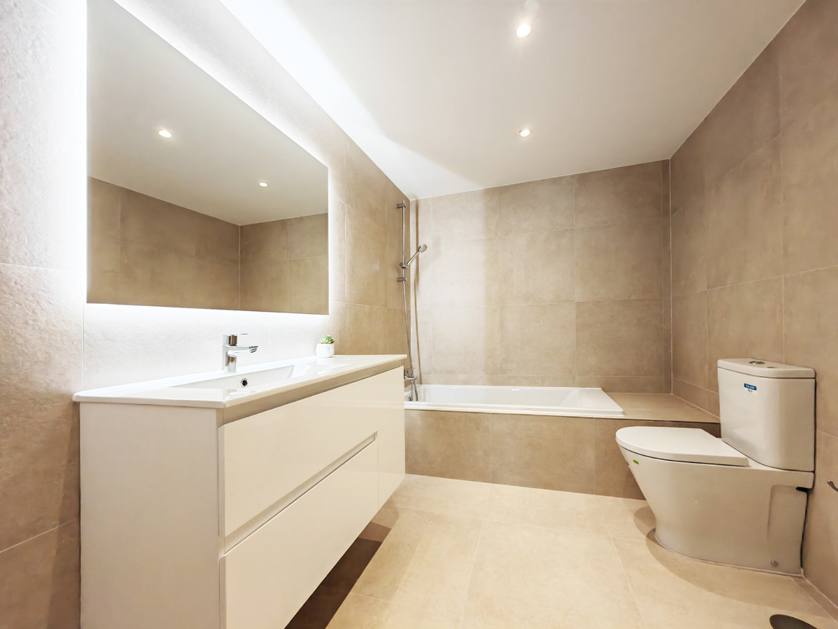 3 Bed Apartment for sale in Nueva Andalucía Costa Del Sol, Málaga, Spain