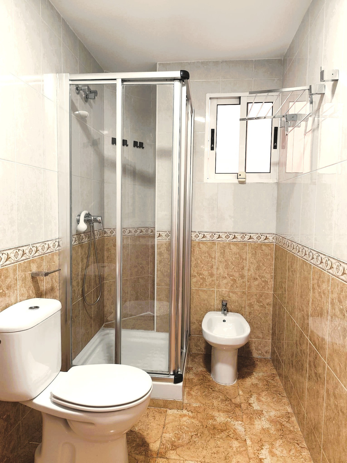 Se vende Apartamento Planta Media de 2 dormitorios en Costa Blanca, Alicante, España
