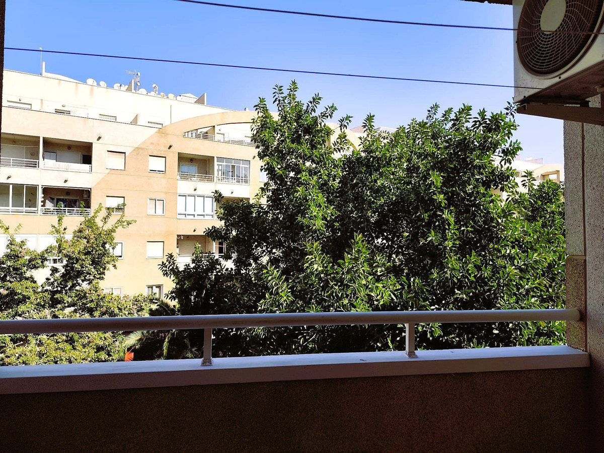 Se vende Apartamento Planta Media de 2 dormitorios en Costa Blanca, Alicante, España