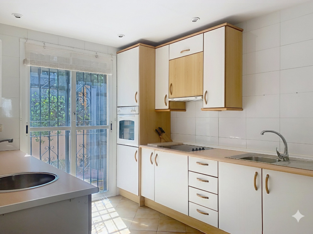 4 Bed Townhouse for sale in Guadalmina Alta Costa Del Sol, Málaga, Spain