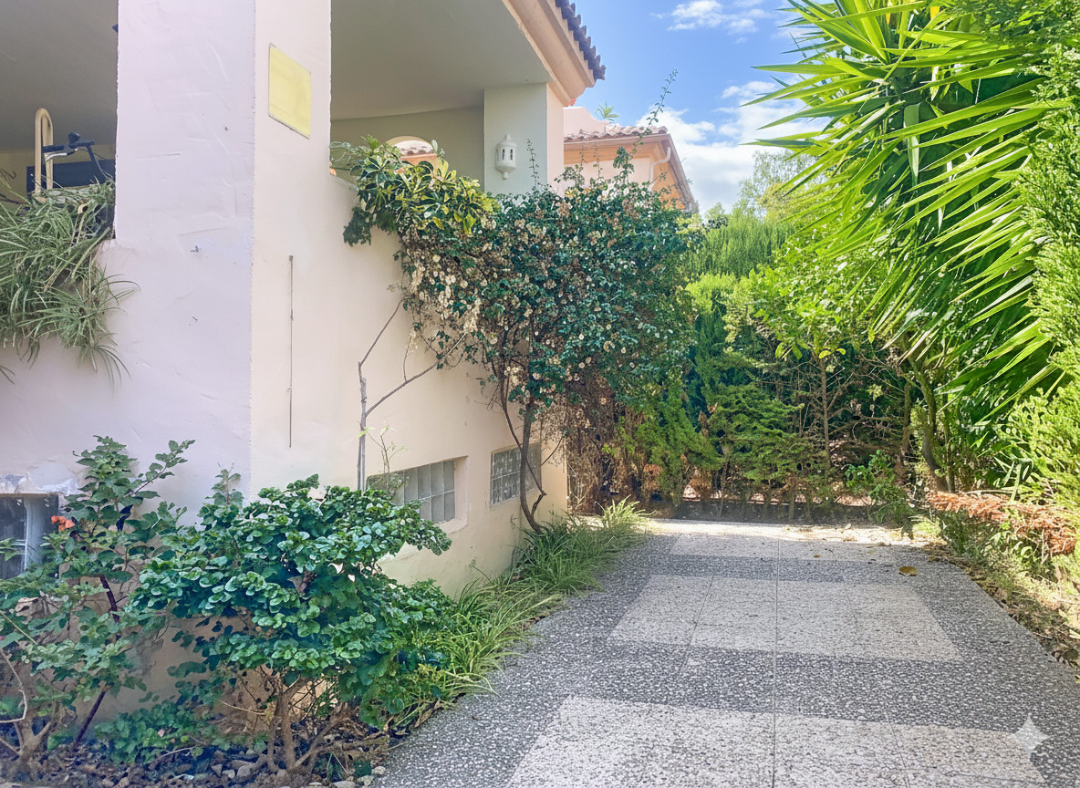 4 Bed Townhouse for sale in Guadalmina Alta Costa Del Sol, Málaga, Spain