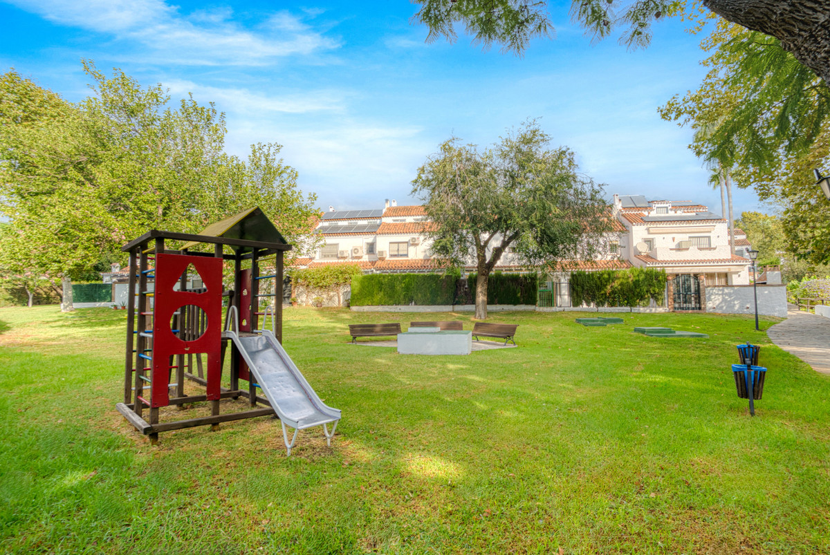 3 Bed Townhouse for sale in The Golden Mile Costa Del Sol, Málaga, Spain
