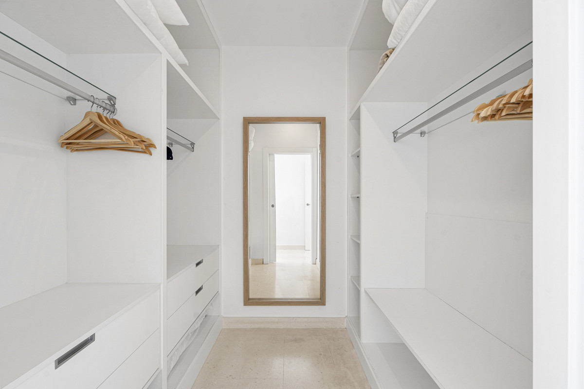 Se vende Pareada de 5 dormitorios en Costa Del Sol, Málaga, España