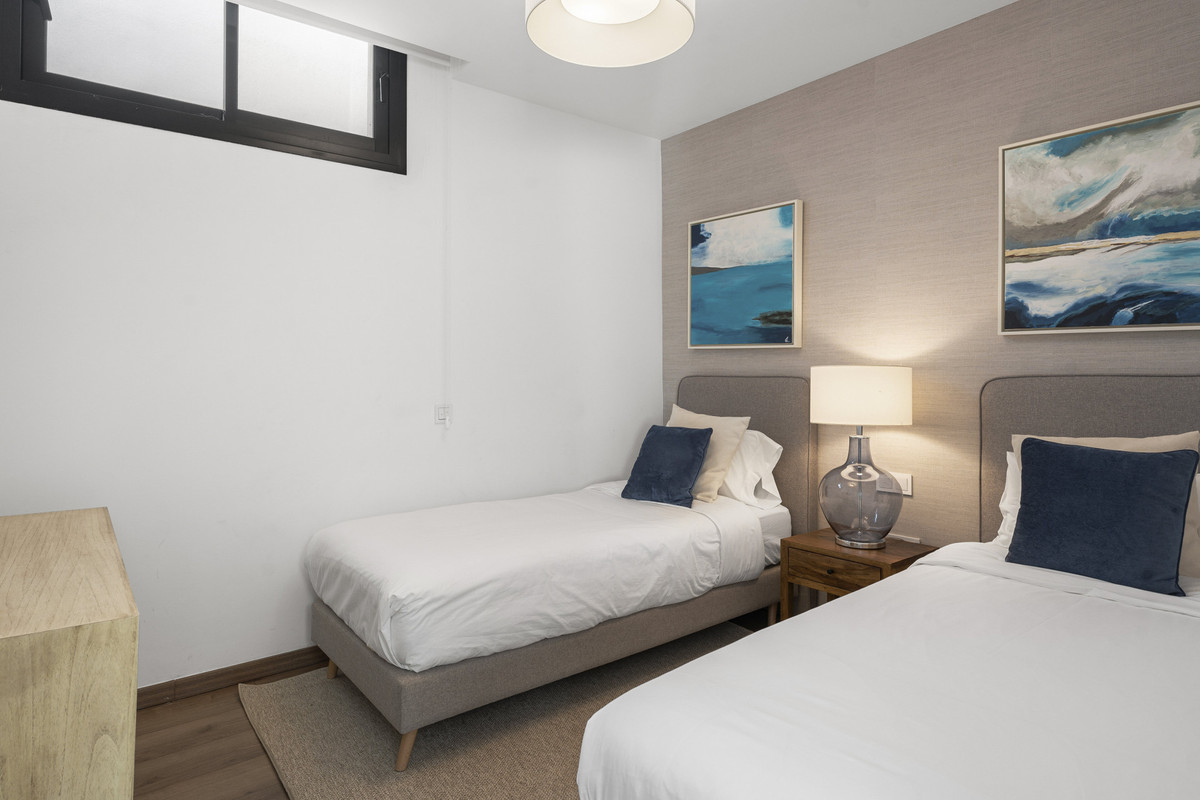 Se vende Pareada de 5 dormitorios en Costa Del Sol, Málaga, España