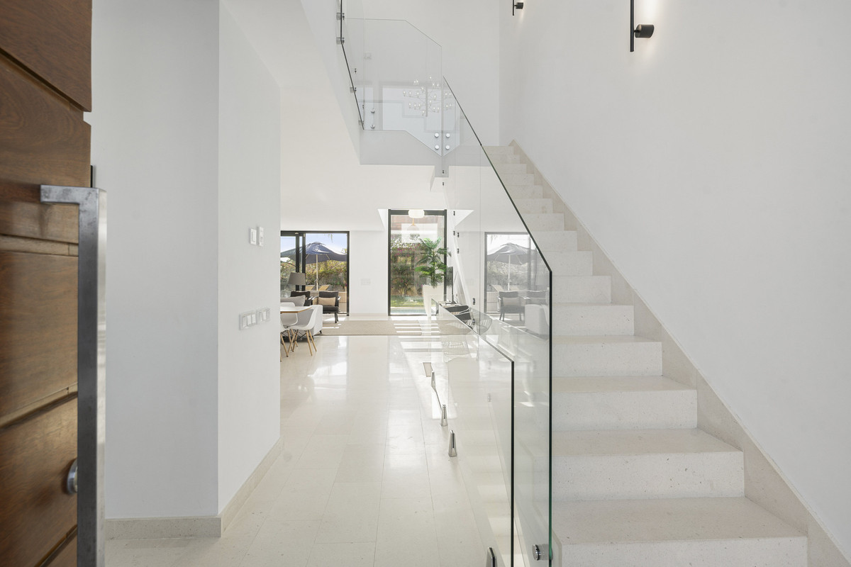 Se vende Pareada de 5 dormitorios en Costa Del Sol, Málaga, España