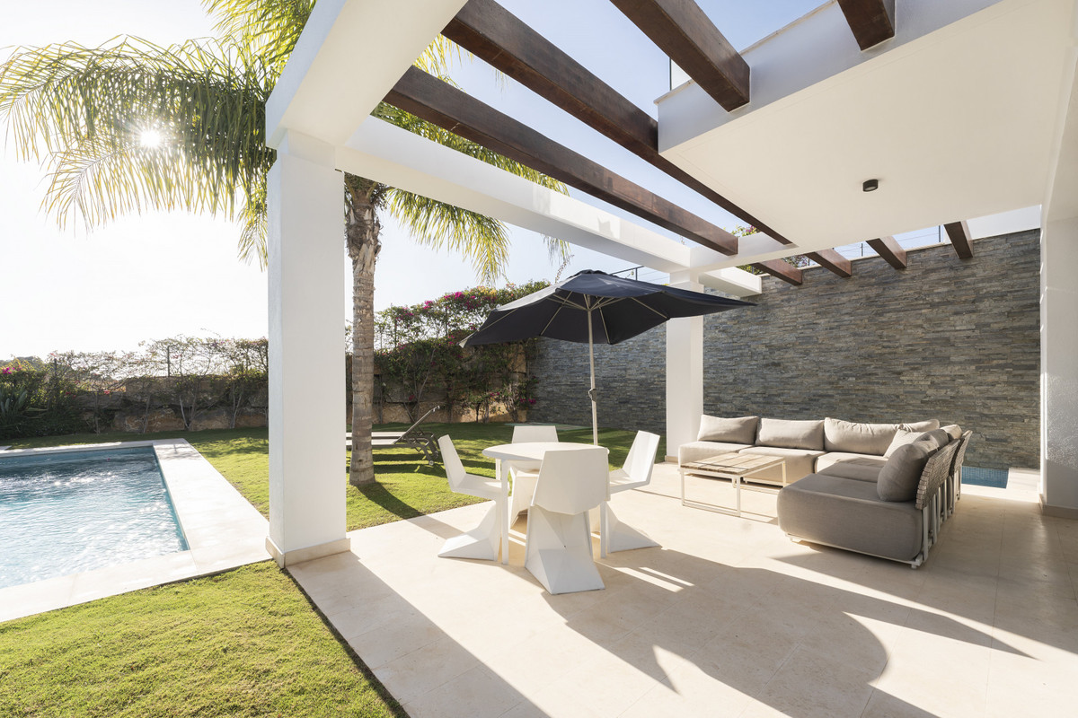 Se vende Pareada de 5 dormitorios en Costa Del Sol, Málaga, España