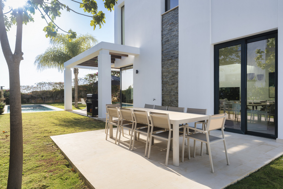 Se vende Pareada de 5 dormitorios en Costa Del Sol, Málaga, España