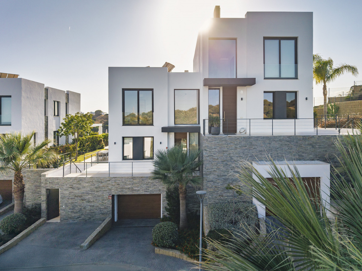 Se vende Pareada de 5 dormitorios en Costa Del Sol, Málaga, España