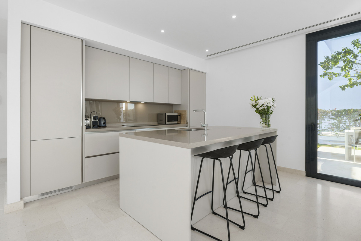 Se vende Pareada de 5 dormitorios en Costa Del Sol, Málaga, España
