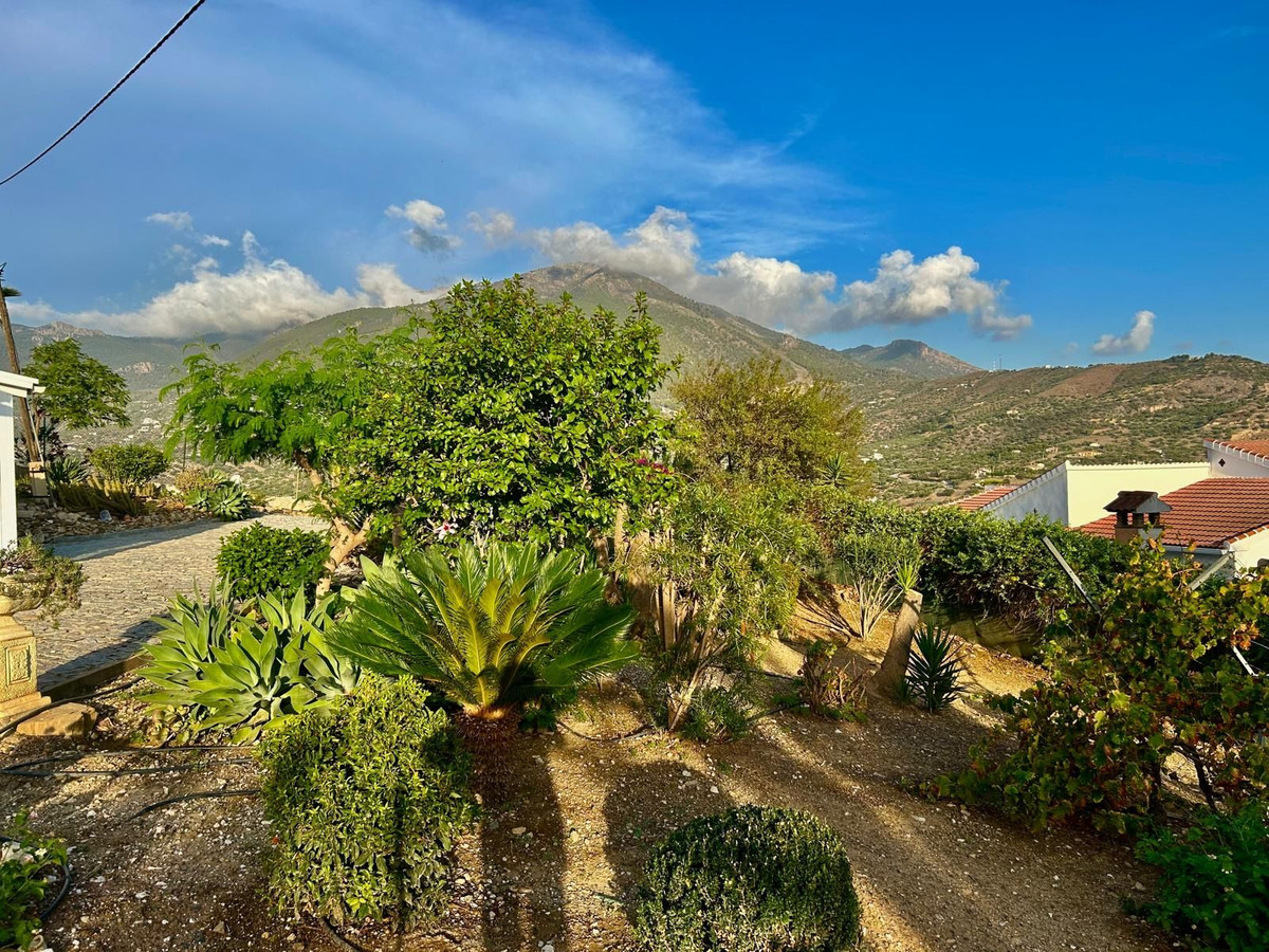 3 Bed Townhouse for sale in Alcaucín Costa Del Sol East, Málaga, Spain