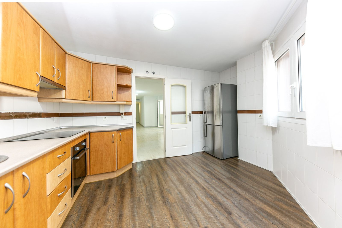 Se vende Apartamento Planta Media de 3 dormitorios en Costa Del Sol, Málaga, España
