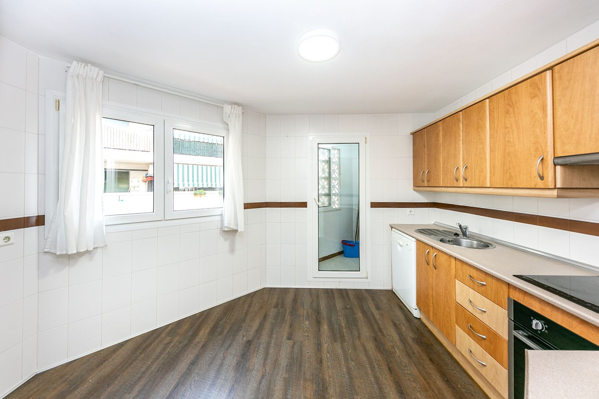 Se vende Apartamento Planta Media de 3 dormitorios en Costa Del Sol, Málaga, España