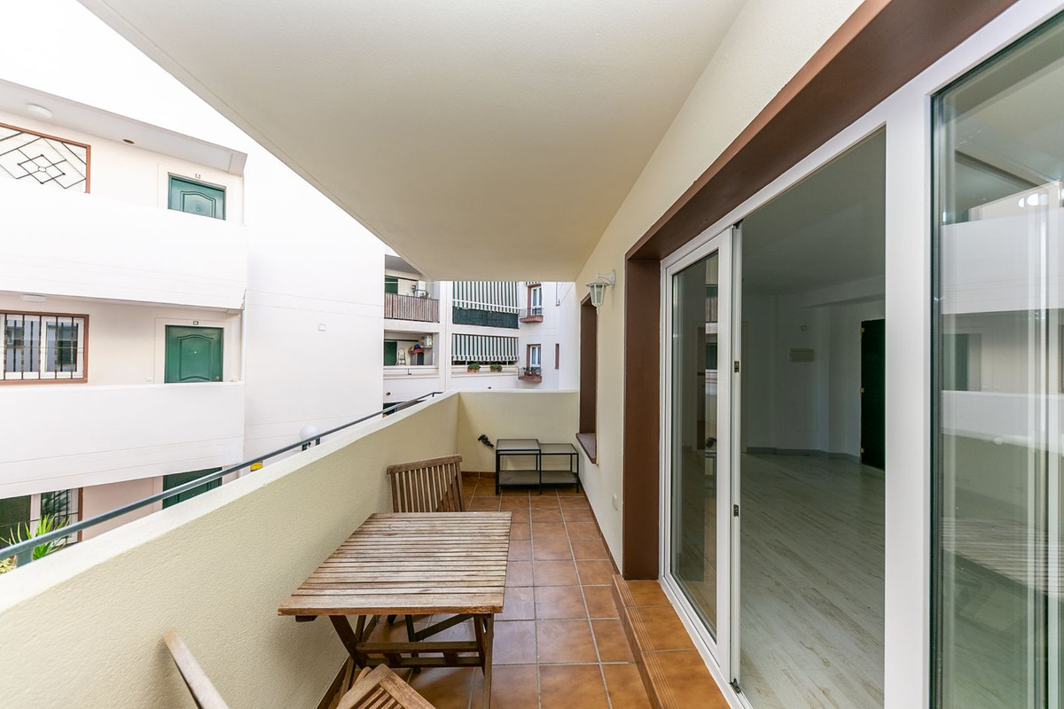 Se vende Apartamento Planta Media de 3 dormitorios en Costa Del Sol, Málaga, España