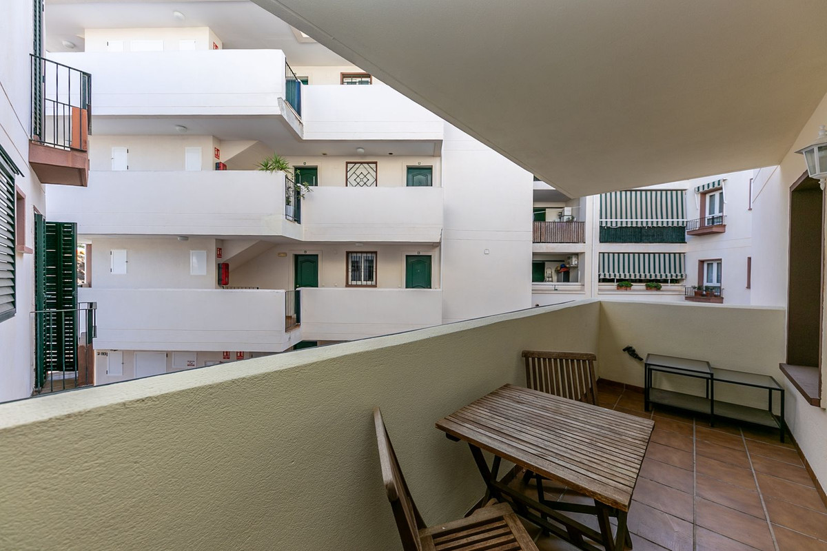 Se vende Apartamento Planta Media de 3 dormitorios en Costa Del Sol, Málaga, España