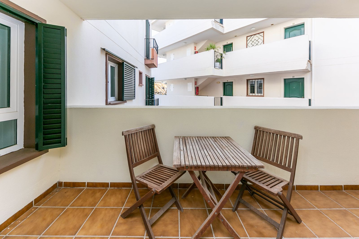 Se vende Apartamento Planta Media de 3 dormitorios en Costa Del Sol, Málaga, España