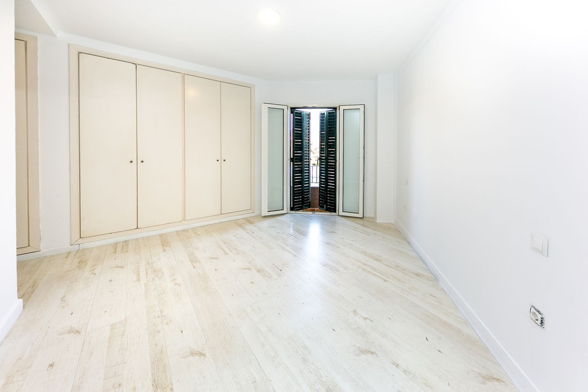 Se vende Apartamento Planta Media de 3 dormitorios en Costa Del Sol, Málaga, España