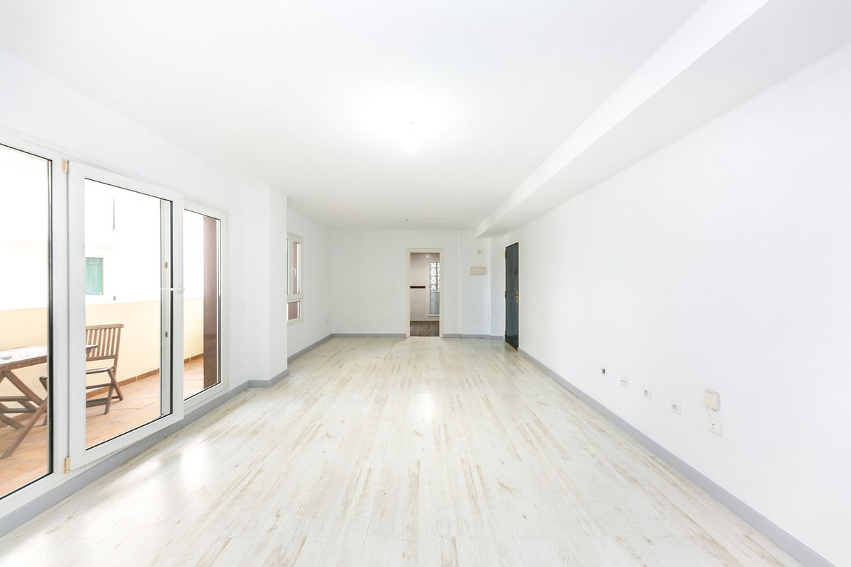 Se vende Apartamento Planta Media de 3 dormitorios en Costa Del Sol, Málaga, España