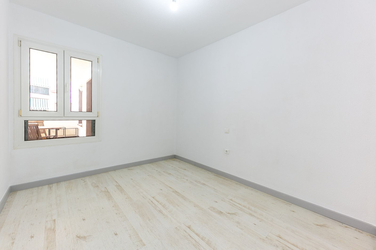 Se vende Apartamento Planta Media de 3 dormitorios en Costa Del Sol, Málaga, España