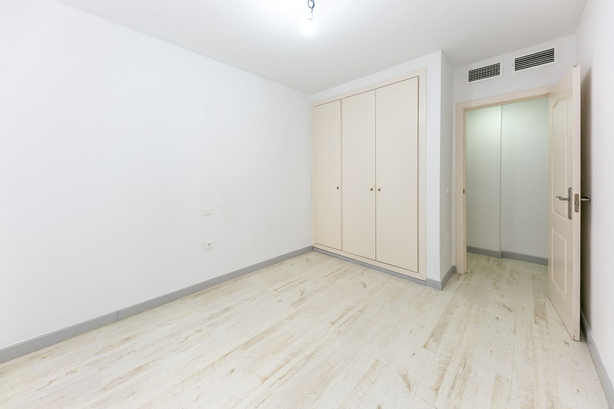 Se vende Apartamento Planta Media de 3 dormitorios en Costa Del Sol, Málaga, España