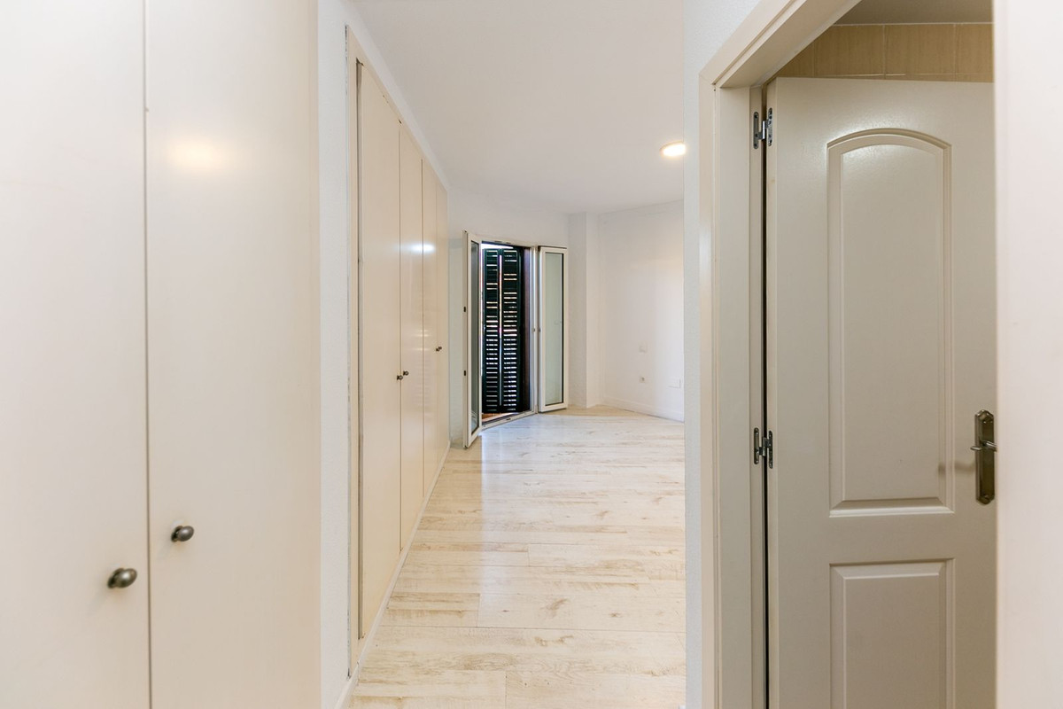Se vende Apartamento Planta Media de 3 dormitorios en Costa Del Sol, Málaga, España