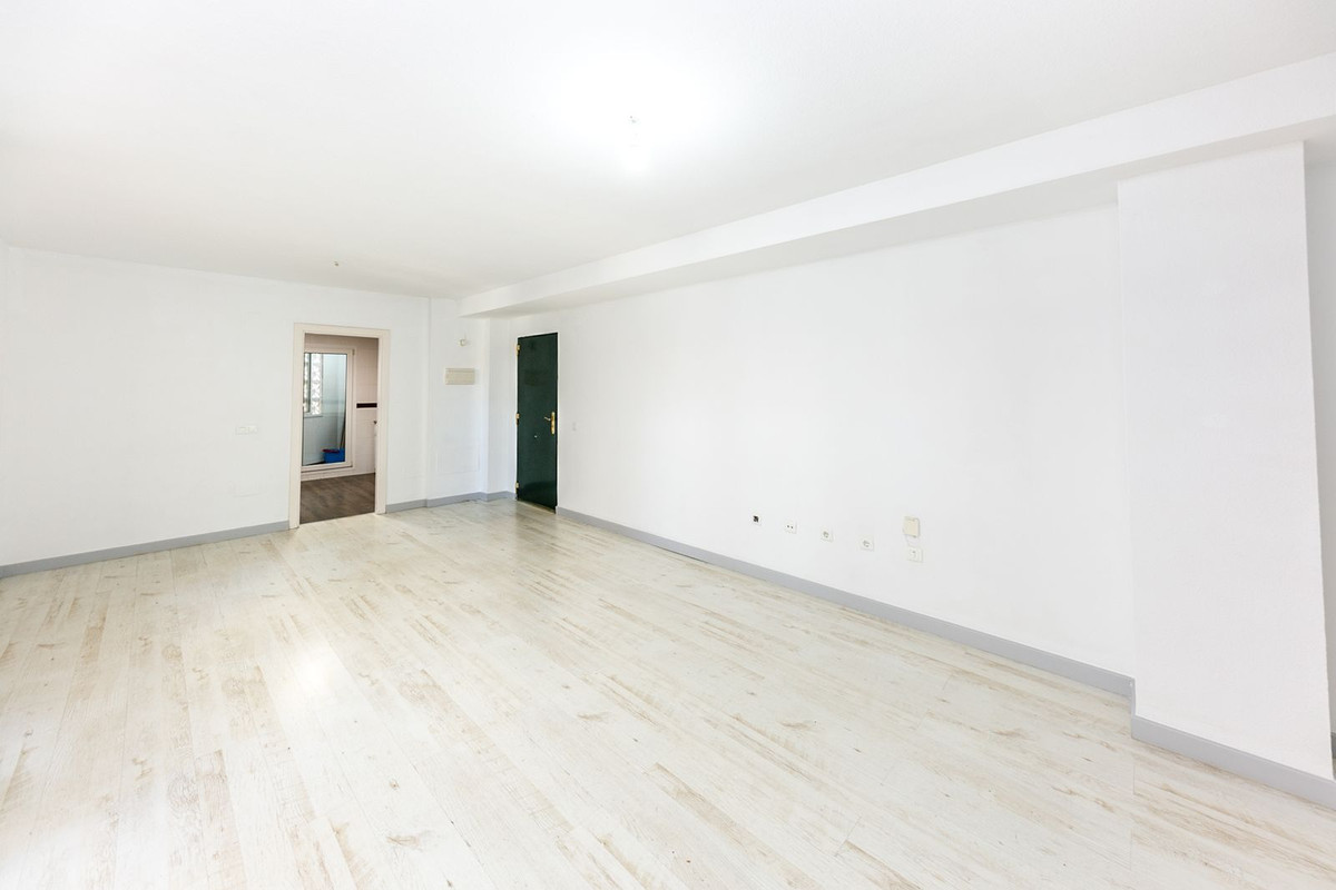Se vende Apartamento Planta Media de 3 dormitorios en Costa Del Sol, Málaga, España