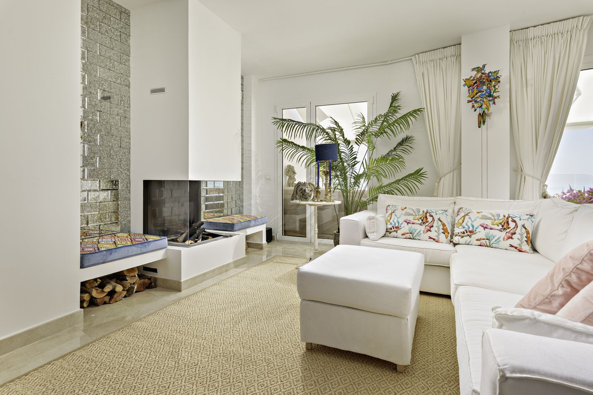 2 Bed Apartment for sale in Altos De Los Monteros Costa Del Sol, Málaga, Spain