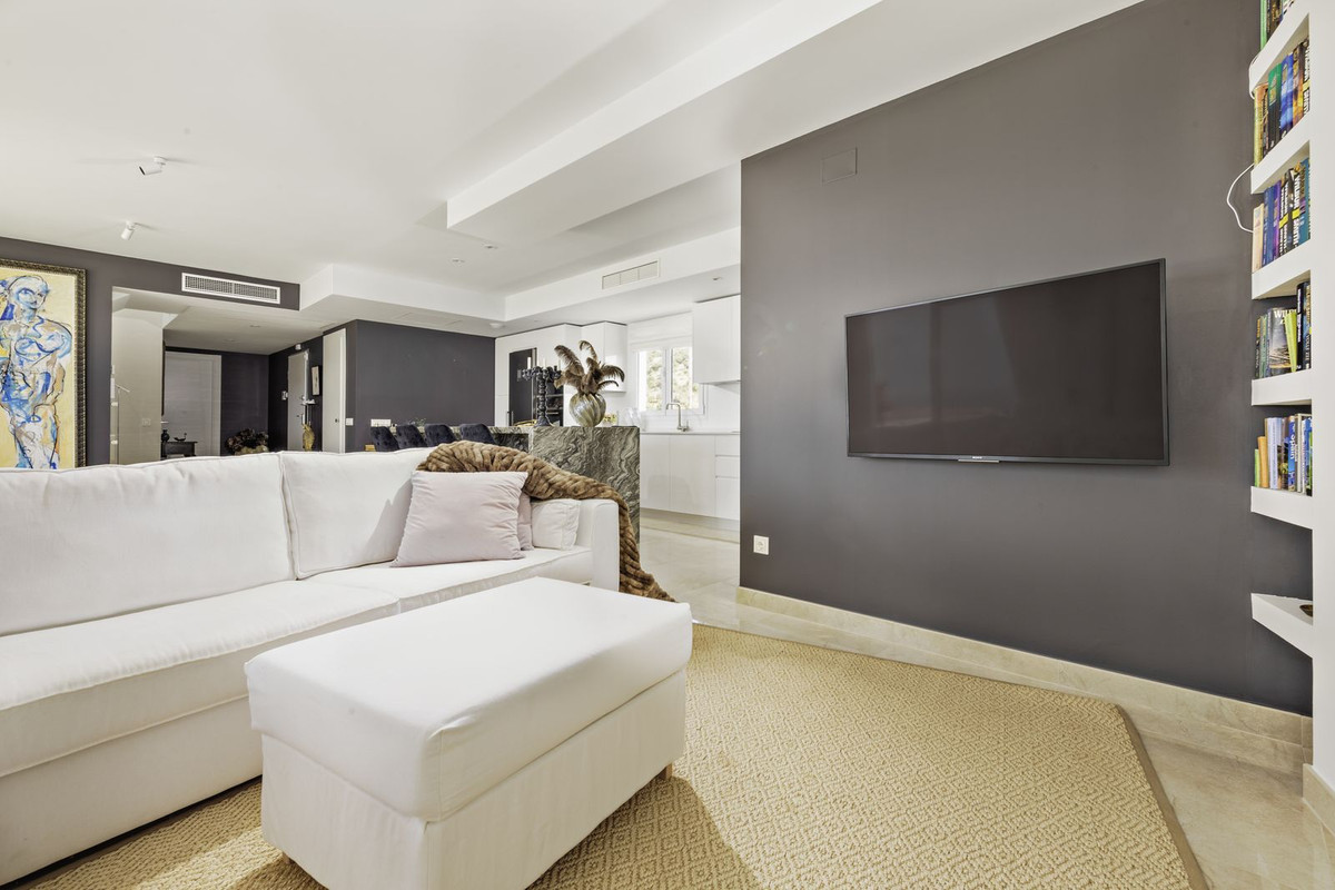 2 Bed Apartment for sale in Altos De Los Monteros Costa Del Sol, Málaga, Spain