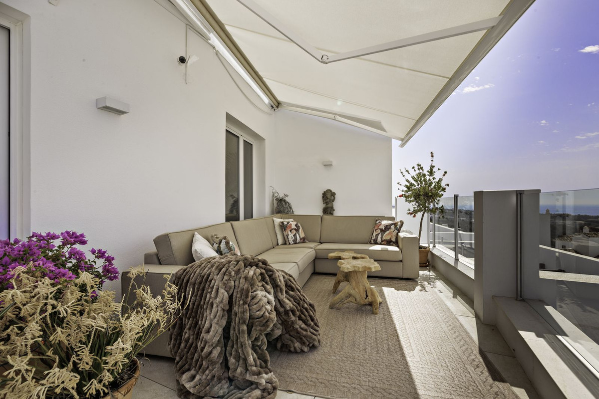 2 Bed Apartment for sale in Altos De Los Monteros Costa Del Sol, Málaga, Spain