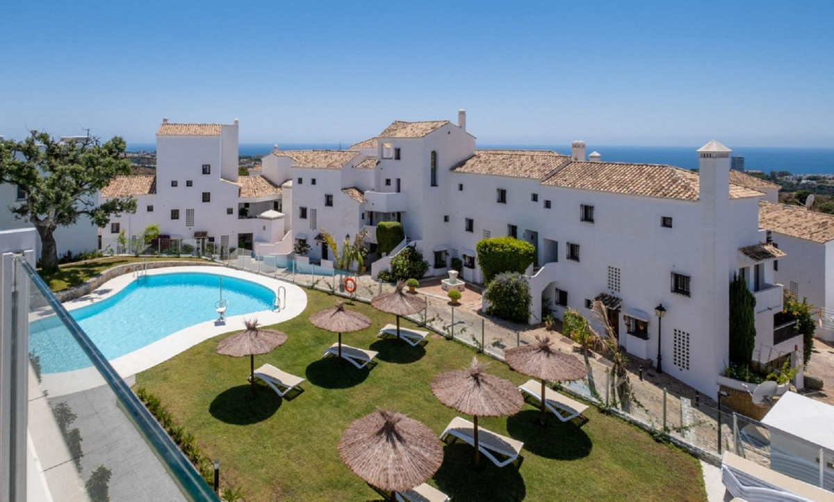 2 Bed Apartment for sale in Altos De Los Monteros Costa Del Sol, Málaga, Spain