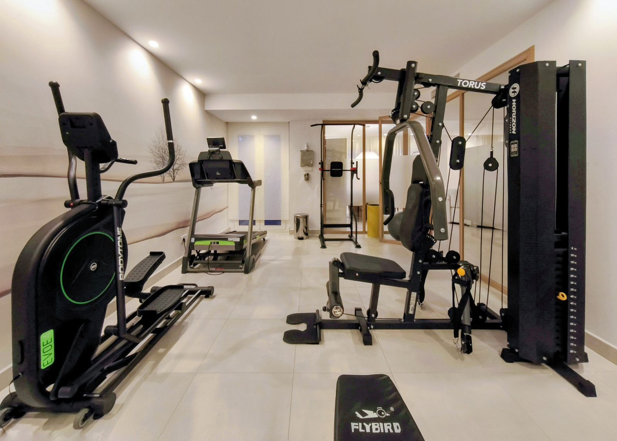 2 Bed Apartment for sale in Altos De Los Monteros Costa Del Sol, Málaga, Spain