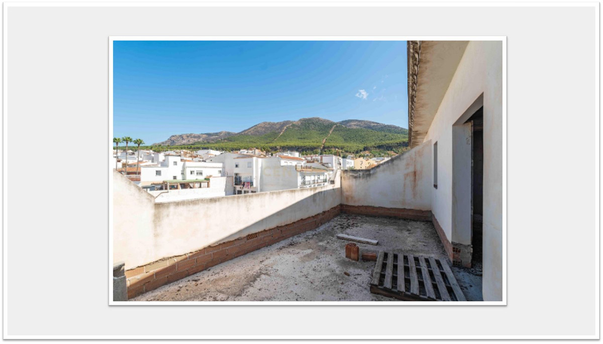 10 Bed Commercial unit for sale in Alhaurín El Grande Costa Del Sol, Málaga, Spain