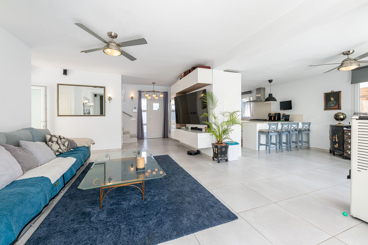 Se vende Villa - Chalet de 3 dormitorios en Costa Del Sol, Málaga, España